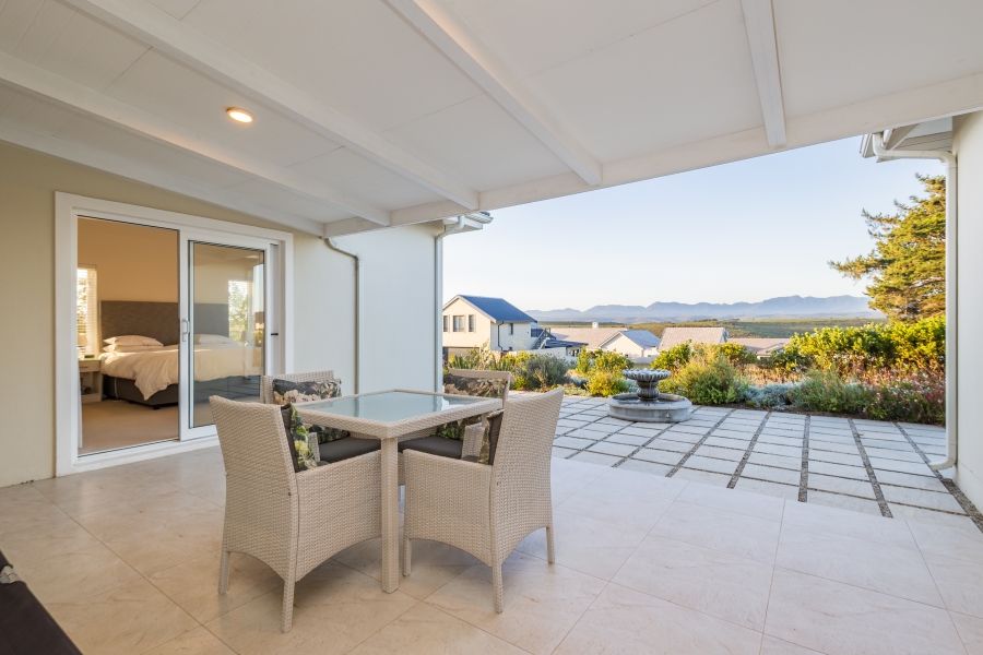 3 Bedroom Property for Sale in Baron View Western Cape